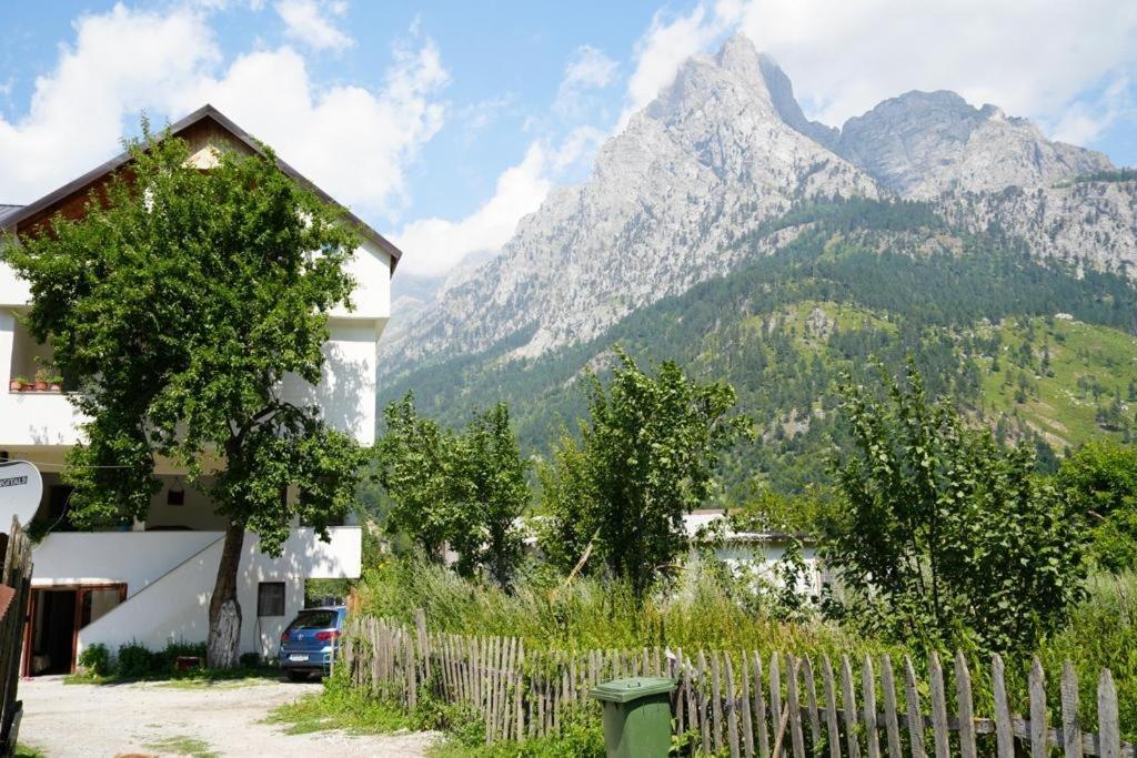 Guesthouse Skender Selimaj Valbona Esterno foto